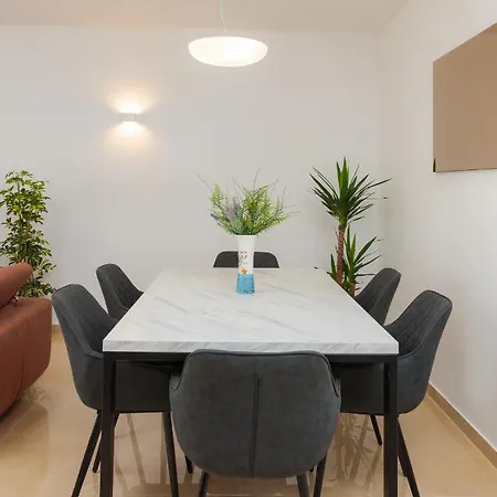 Four Brothers - Penthouse Apartamento Podstrana